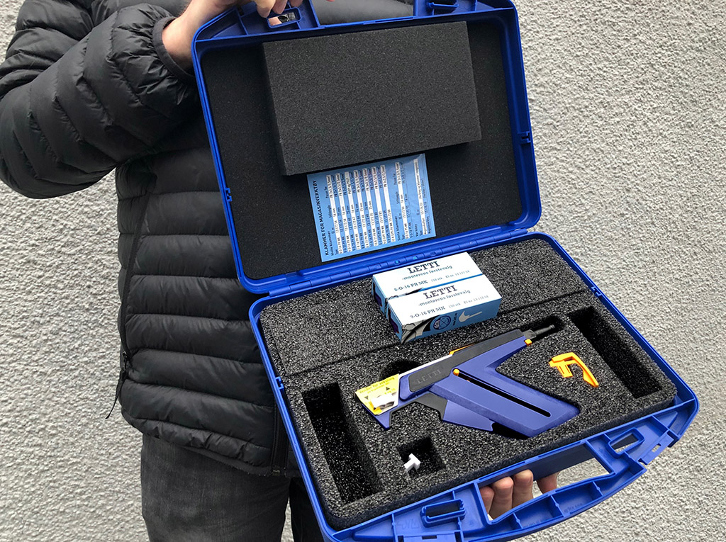 Åpen magasinvertkøykoffert