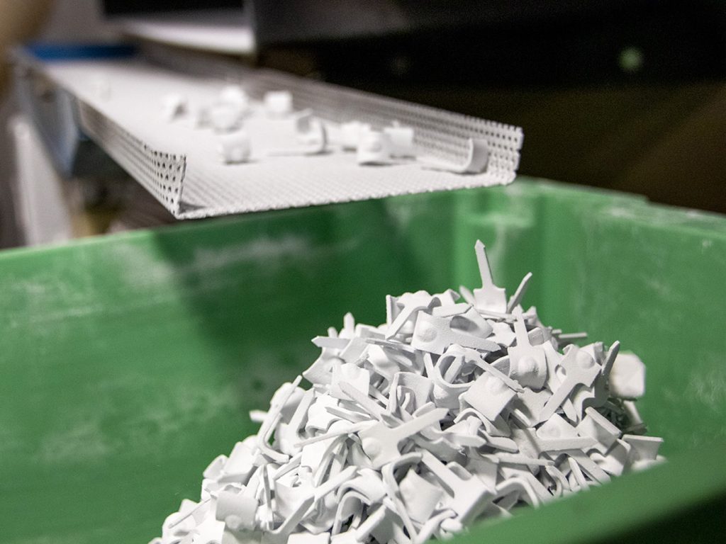 Plastbelagte klammer på preheater. plastbelegget gir lang levetid, som er bærekraftig.